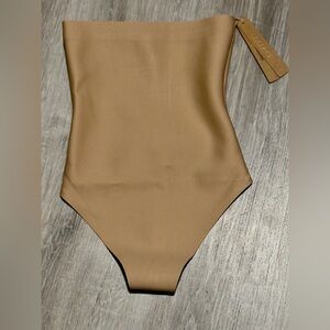 Skims Body Seamless Core Sculpt High-Waisted Thong S Small Clay PN-THG-7114W